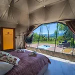 Campo de lujo Peak Glamp & Jacuzzi