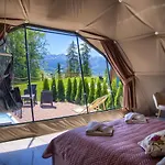 Peak Glamp & Jacuzzi