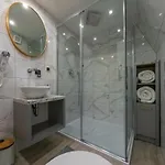 Peak Glamp & Jacuzzi