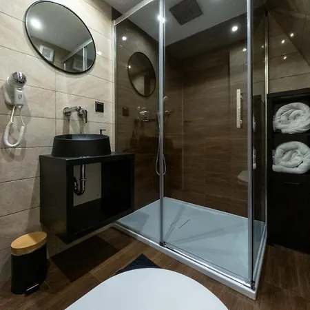 Peak Glamp & Jacuzzi - - Widok Na Gory Luxuszelt *