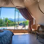 Luxusní stan Peak Glamp & Jacuzzi