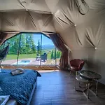 Peak Glamp & Jacuzzi Luxusní stan Zakopane