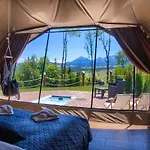 Peak Glamp & Jacuzzi *