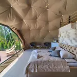 Peak Glamp & Jacuzzi