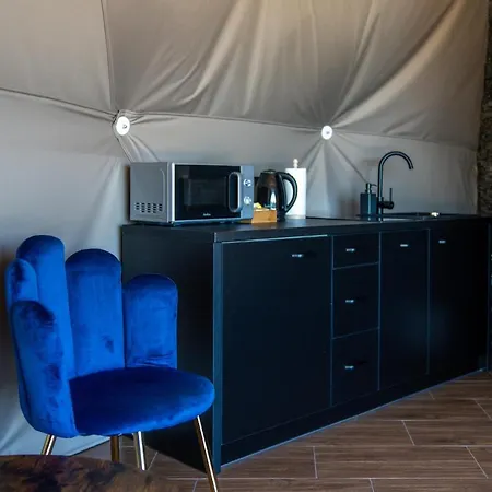 אוהל מפואר Peak Glamp & Jacuzzi זקופאנה