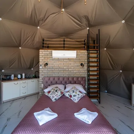 Luxury tent Peak Glamp & Jacuzzi *