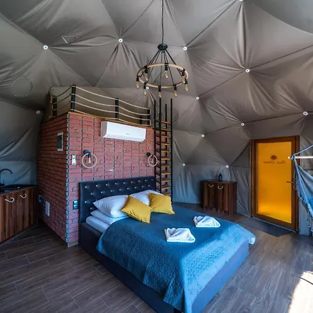 Peak Glamp & Jacuzzi Luxury tent Zakopane