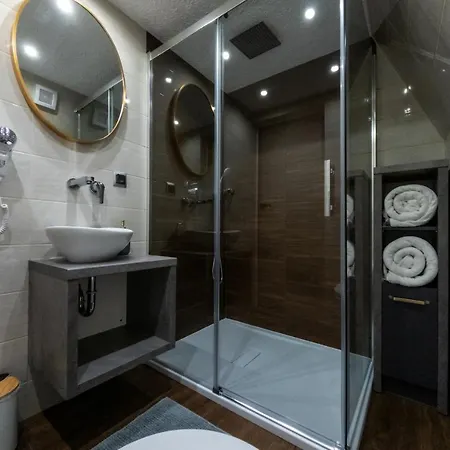 אוהל מפואר Peak Glamp & Jacuzzi