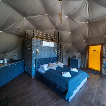 Peak Glamp & Jacuzzi *