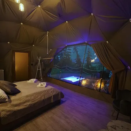Peak Glamp & Jacuzzi Luxury tent