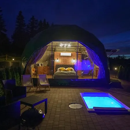 Luksusowy namiot Peak Glamp & Jacuzzi Zakopane