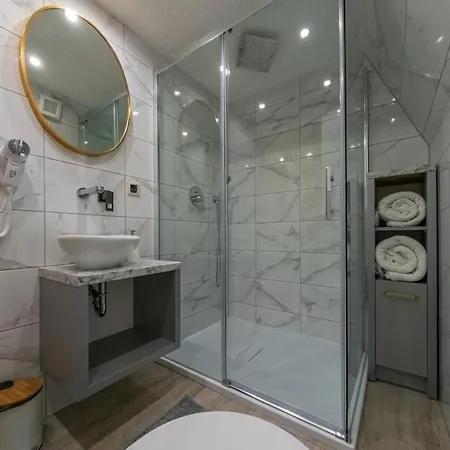 Peak Glamp & Jacuzzi - - Widok Na Gory