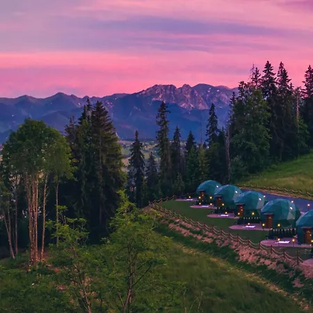 Роскошный шатер Peak Glamp & Jacuzzi Закопане