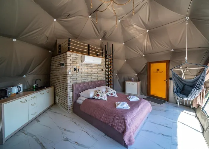 Peak Glamp & Jacuzzi Zakopane