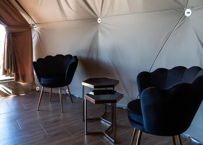 Peak Glamp & Jacuzzi