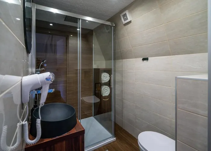 Peak Glamp & Jacuzzi Zakopane