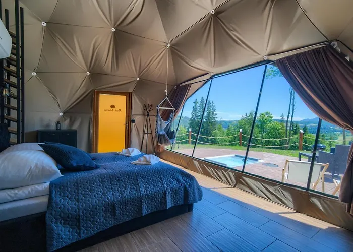 Peak Glamp & Jacuzzi Zakopane