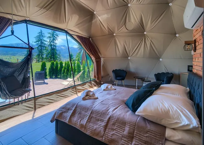 Luksusowy namiot Peak Glamp & Jacuzzi *