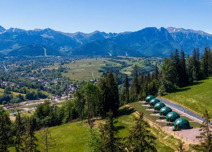 Luksusowy namiot Peak Glamp & Jacuzzi