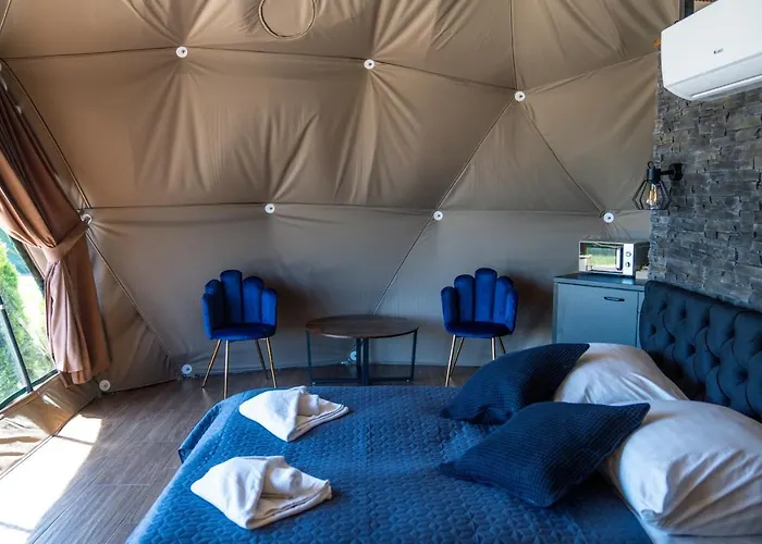 Peak Glamp & Jacuzzi Zakopane