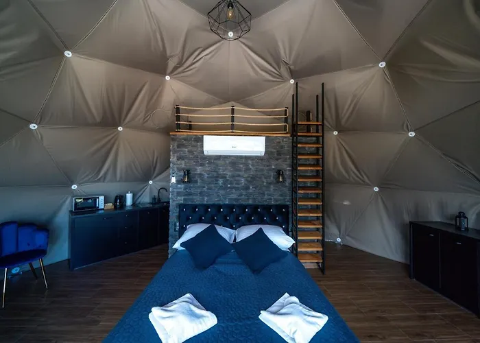 Peak Glamp & Jacuzzi Luksustelt *