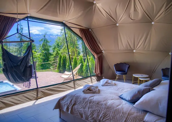 Luksusowy namiot Peak Glamp & Jacuzzi *