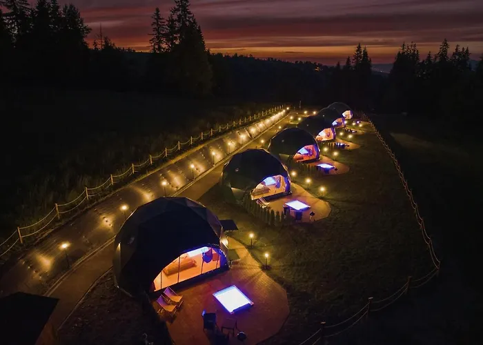 Luksusowy namiot Peak Glamp & Jacuzzi *